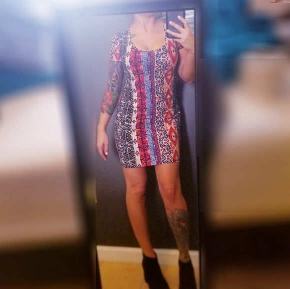 Hot Kiss Dresses & Skirts - 🌻bodycon Hot👄 dress